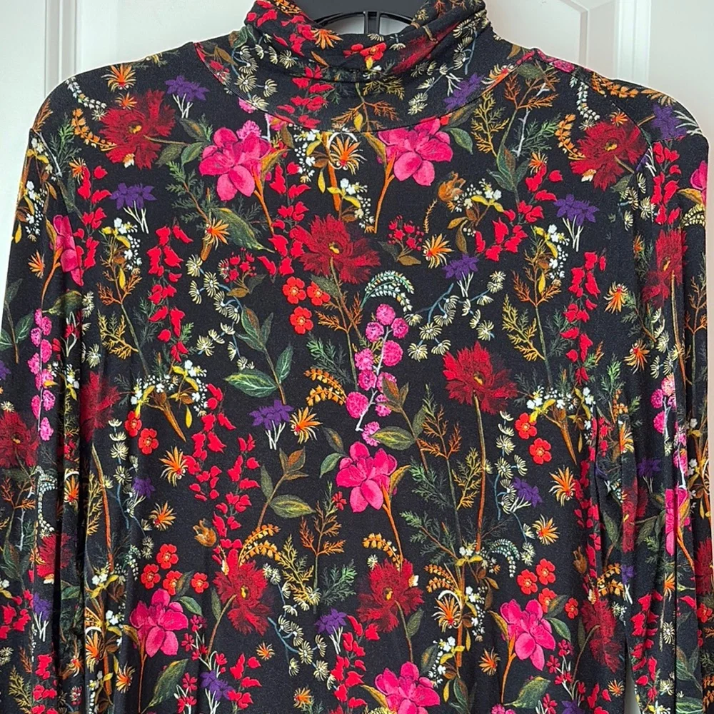 Tahari Black Floral Mockneck Top - Picture 3 of 8